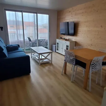Mes A La Apartamento